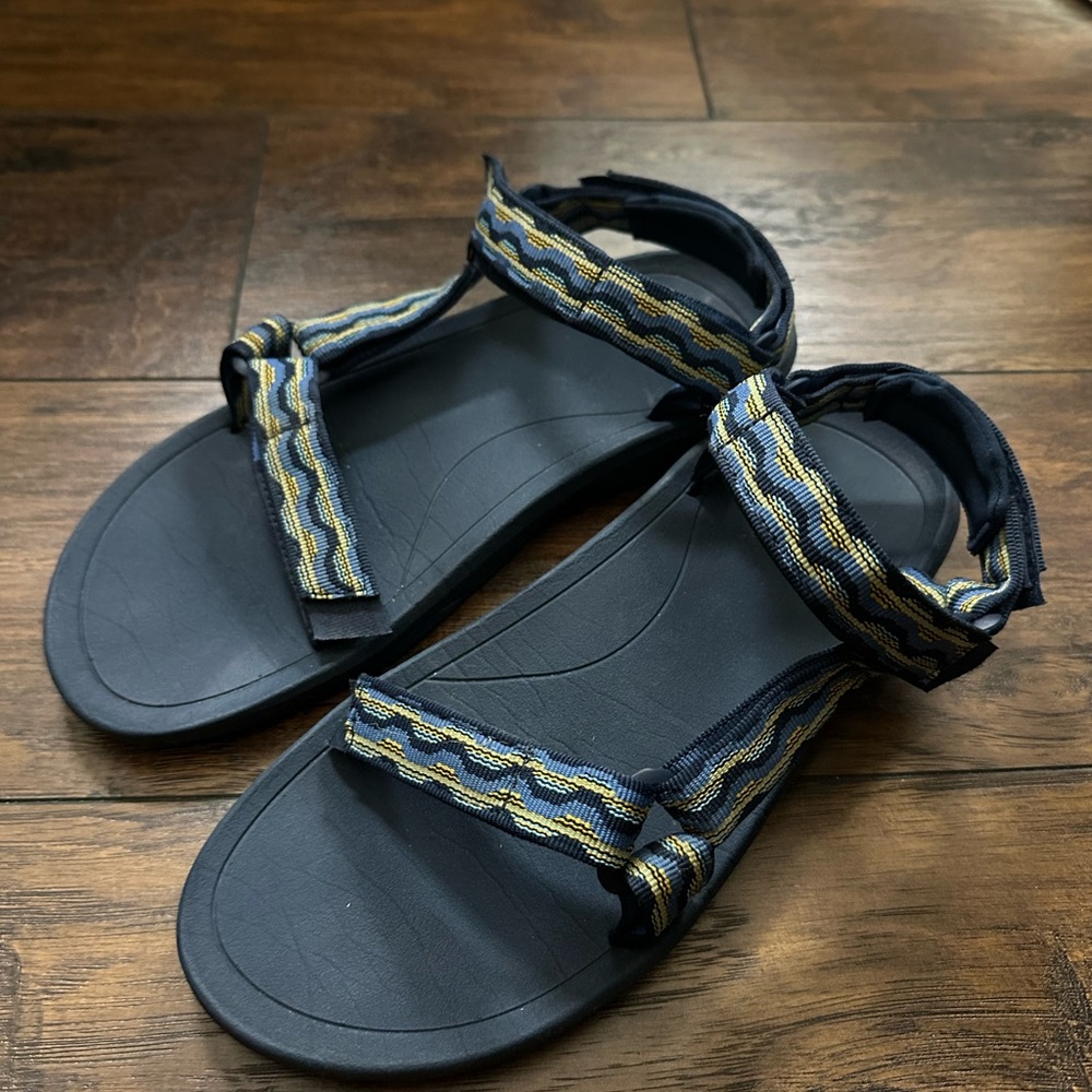 Teva Hurricane XLT 2 Casual Sandals (Kishi Dark Blue, Big Kids size 7)